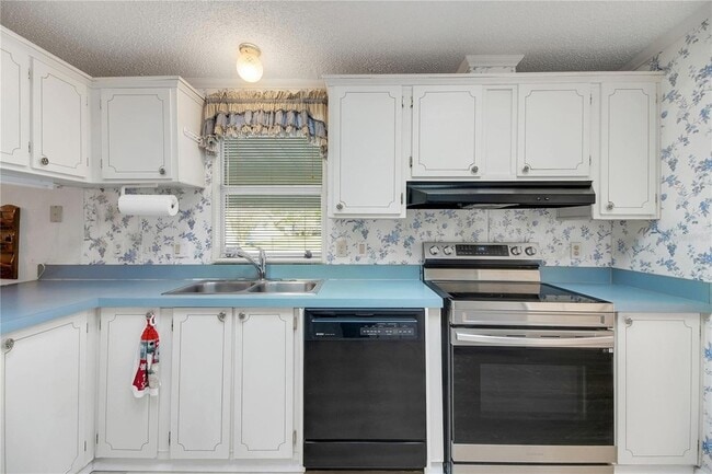 Building Photo - 5229 Hartford Ln