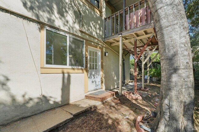 Building Photo - 735 Sir Francis Drake Blvd