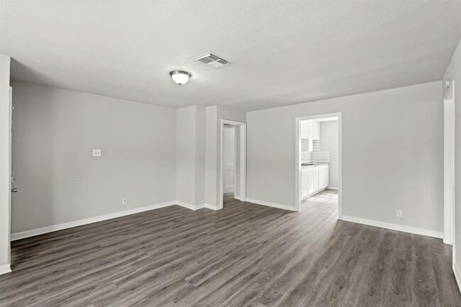 Building Photo - 6314 Crestville St
