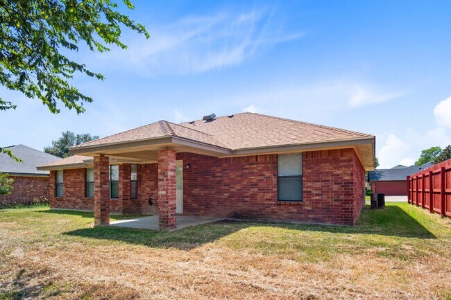 Building Photo - 4501 Embers Dr