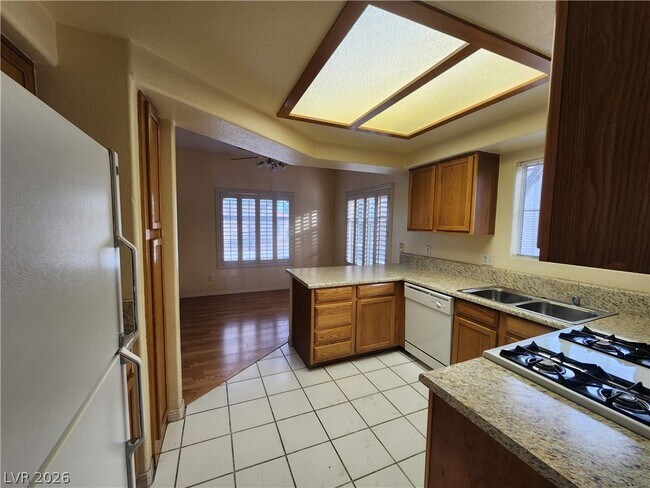 Building Photo - 509 Indian Bluff St