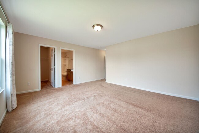 Building Photo - Spence Creek Rental!