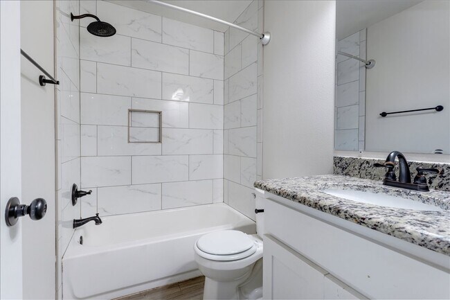 Building Photo - 230 E Johnson St