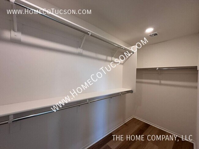Building Photo - 8558 W Jackdaw Ct