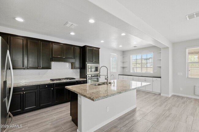Building Photo - 130 N Bay Dr