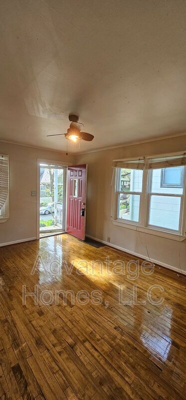 Building Photo - 4504 Terrace St