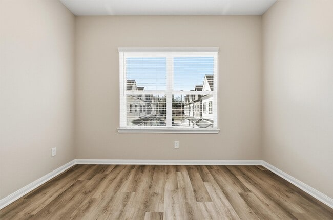 Building Photo - 206 Clark Rd