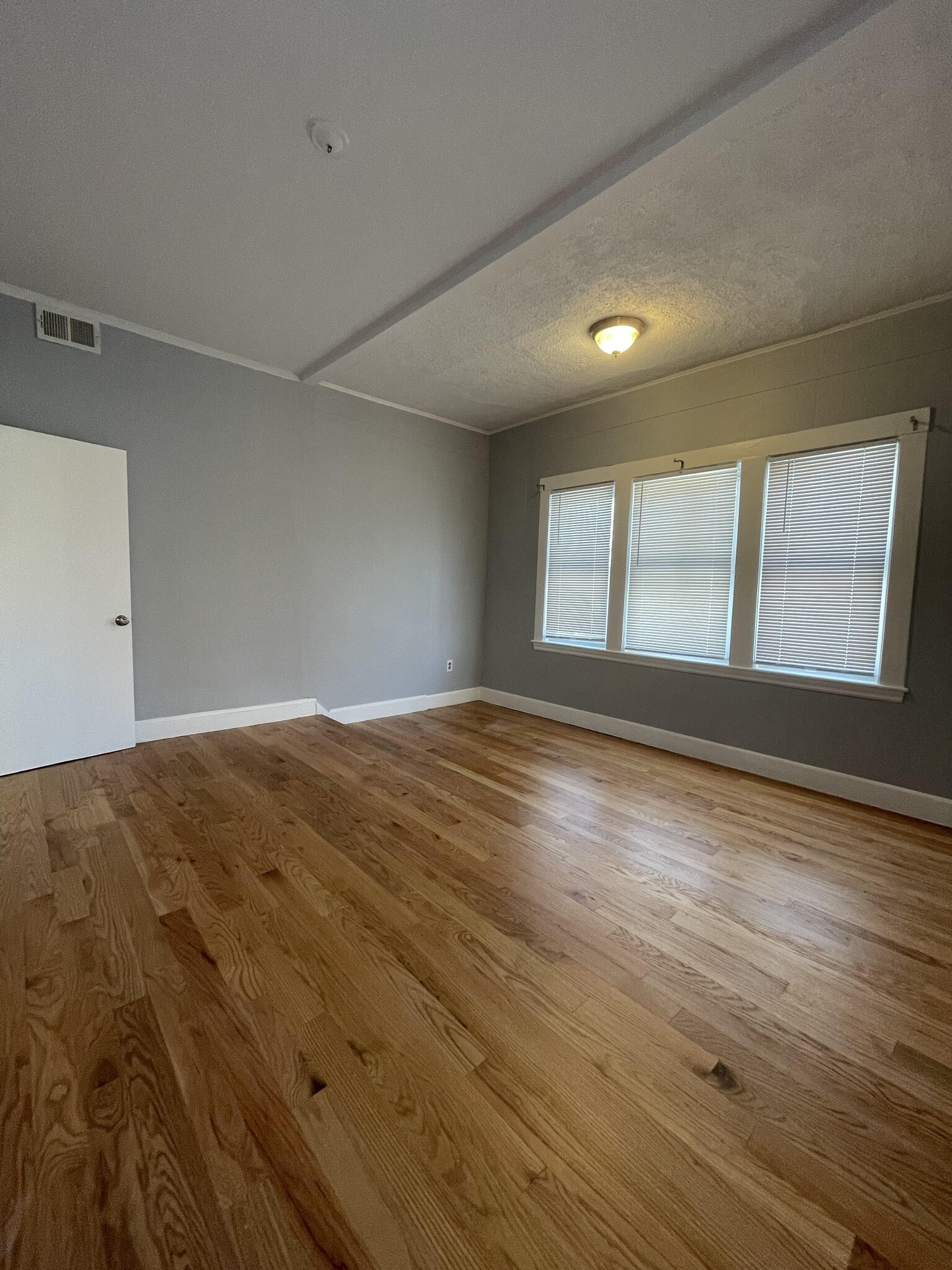 Building Photo - 16 Wallingford Rd