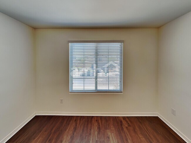 Building Photo - 11754 W Vanderbilt Farms Way