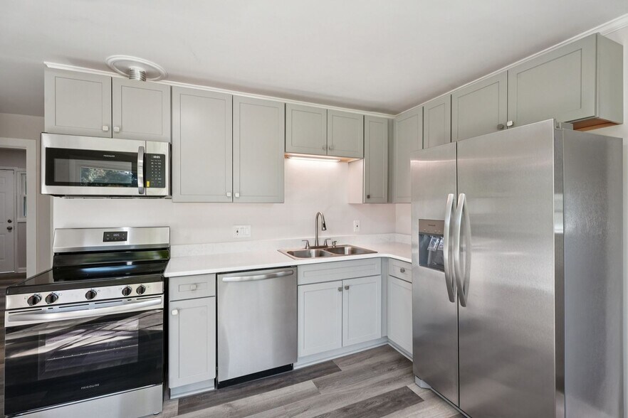 Building Photo - 309 Lagrange St