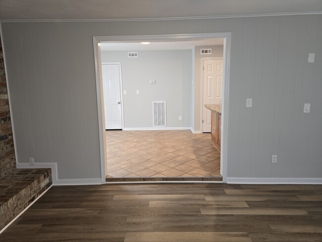 Family Room - 1584 Boles Pl