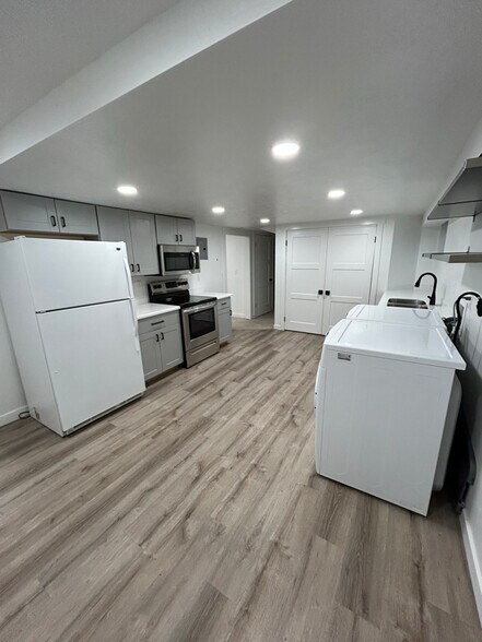 Primary Photo - 321 E 1040 N