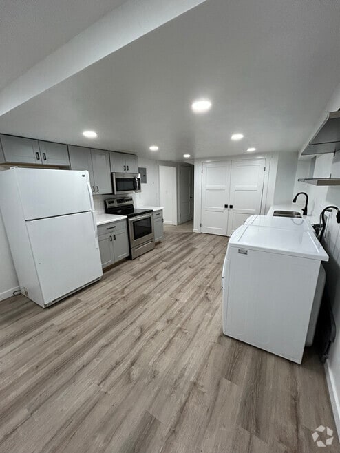 Building Photo - 321 E 1040 N