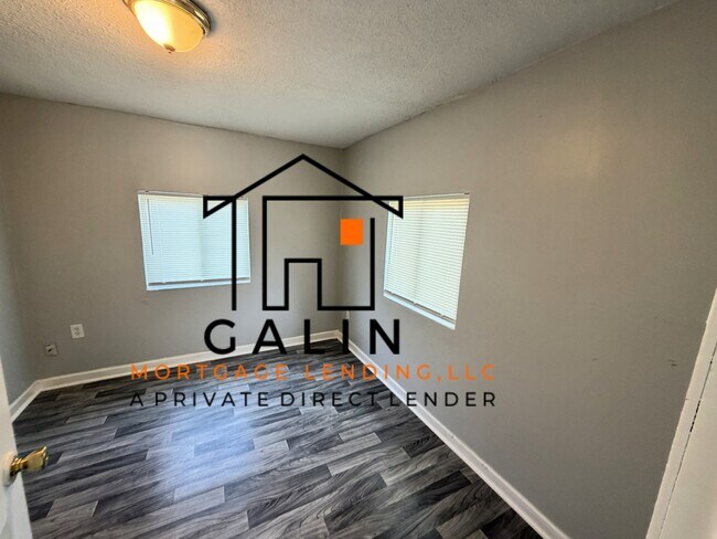 Building Photo - 206 Ferrill St