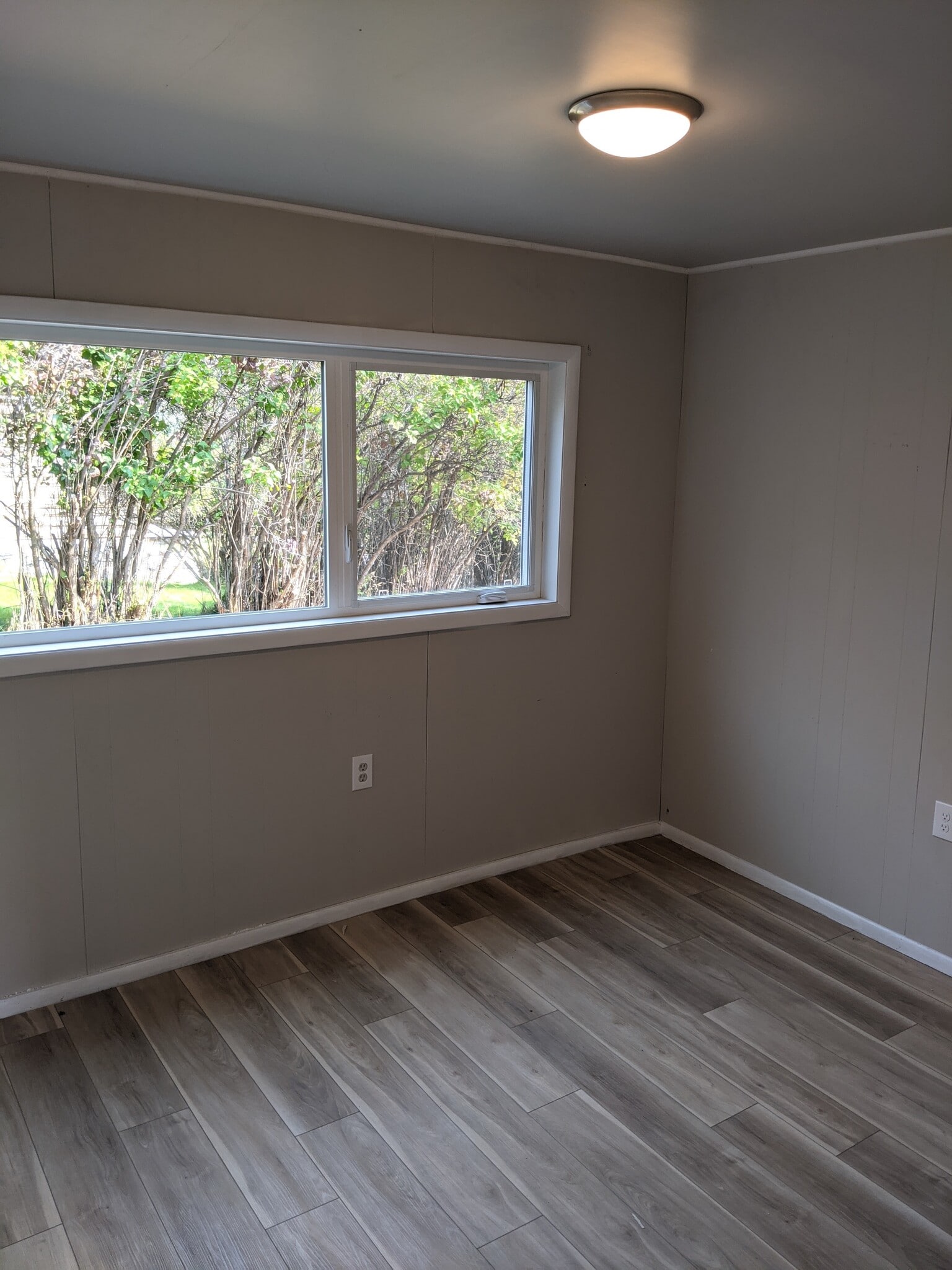 Bedroom. - 630 West Main St