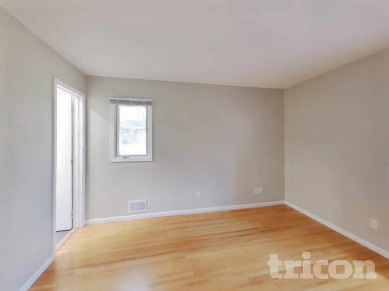 Building Photo - 3820 Union Terrace Ln N