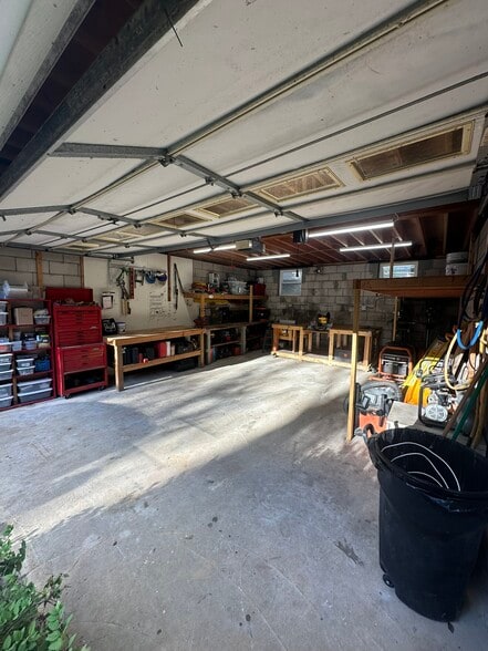 Building Photo - 2103 Laurel Brook Rd