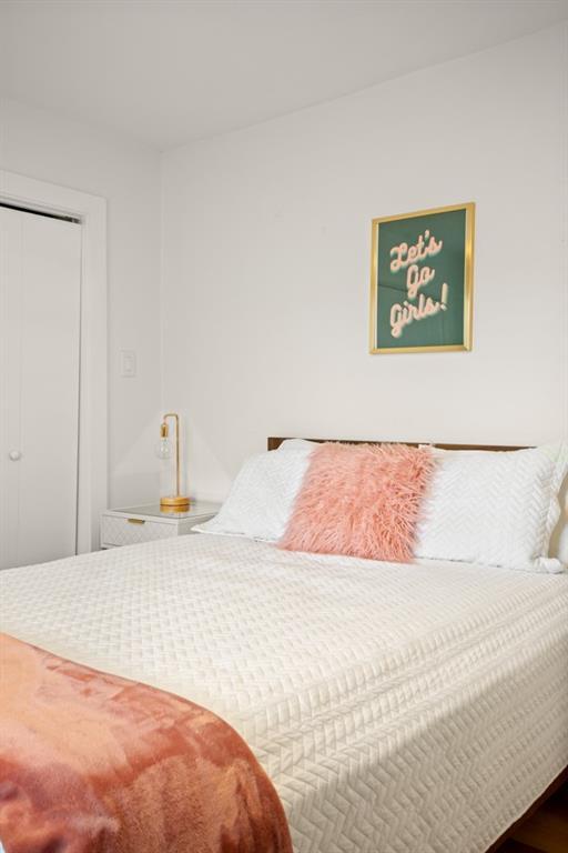 Building Photo - 11011 Jordan Ln