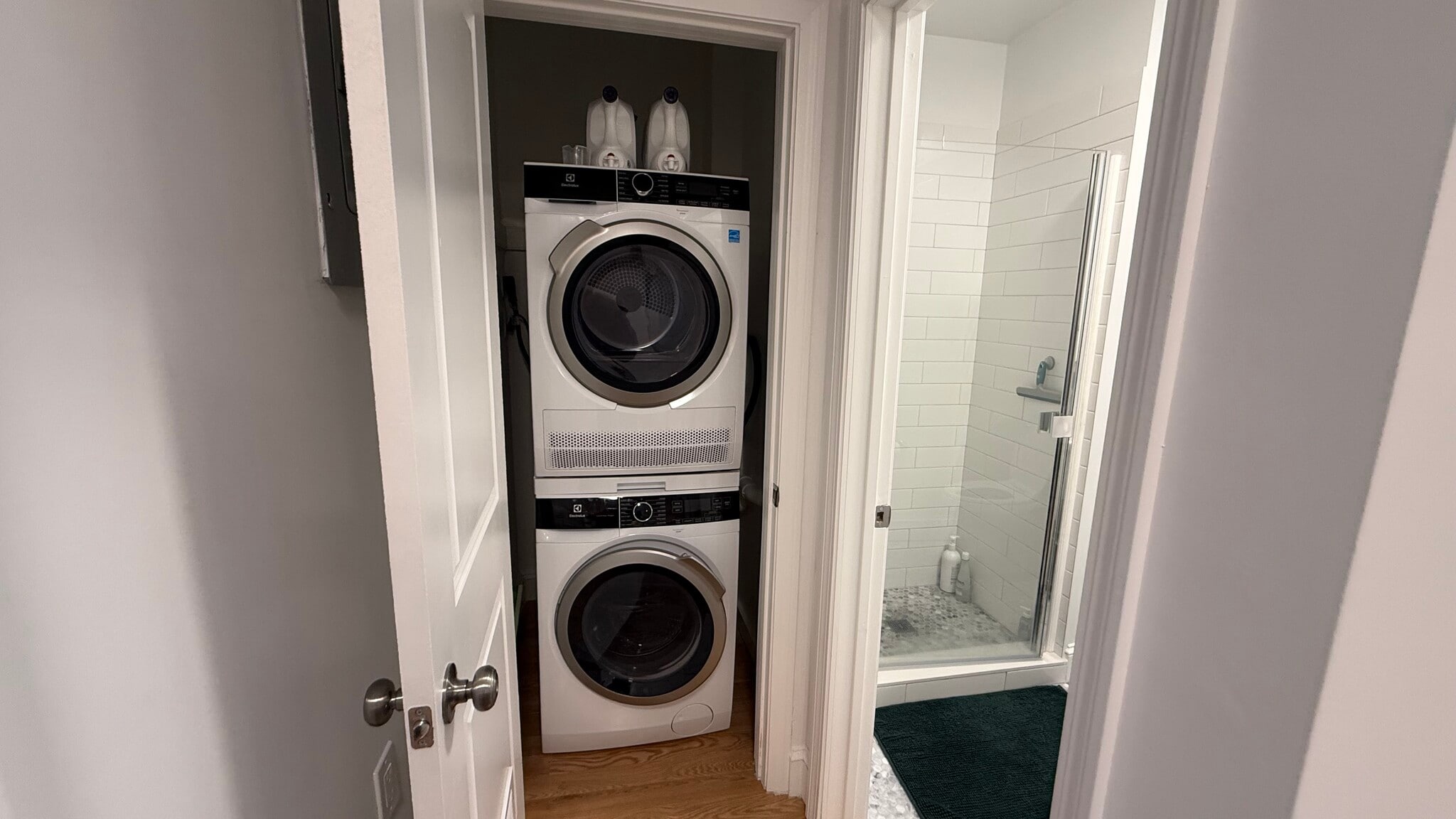 Building Photo - 199 Park Dr