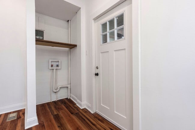 Building Photo - 915 S Shelby St