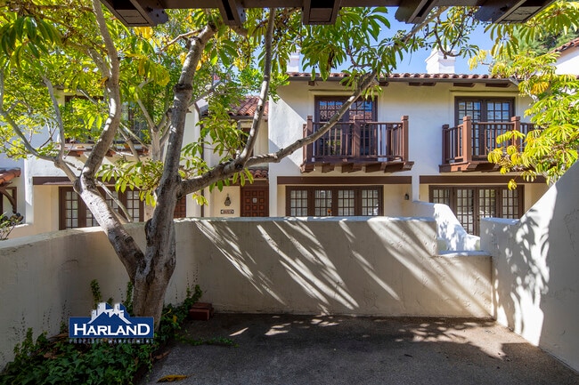 Building Photo - 8668 Villa La Jolla Dr