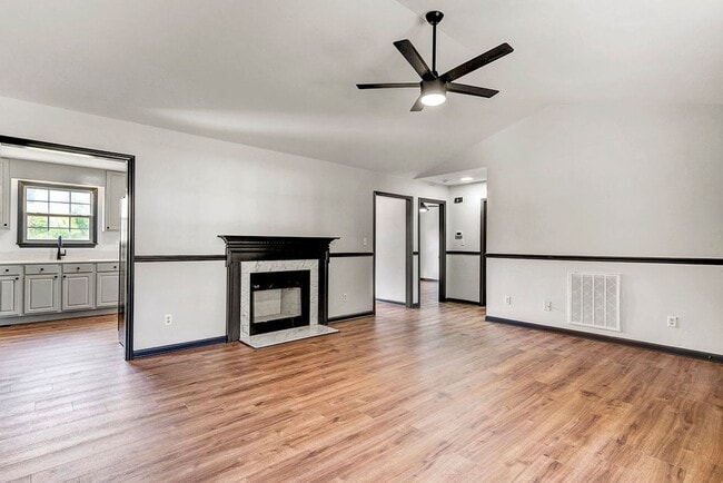 Building Photo - 928 S Willhaven Dr