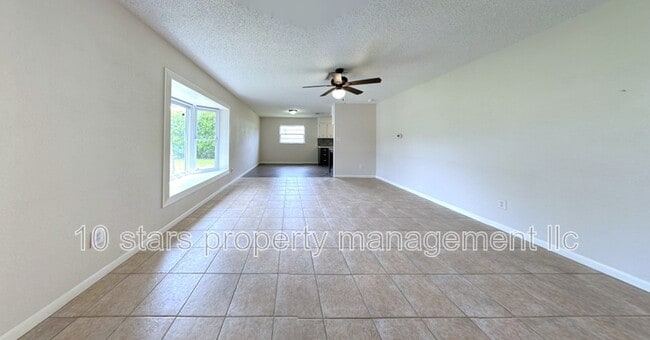 Building Photo - 31211 Stoney Brook Dr