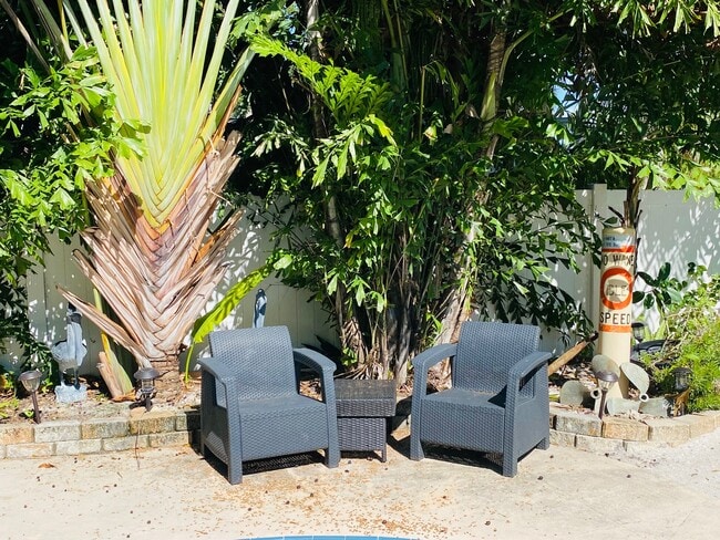 Building Photo - 3401 E Debazan Ave