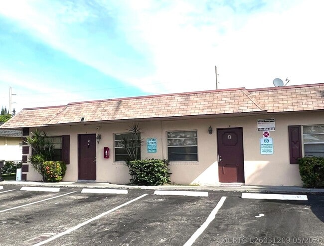 Building Photo - 4130 NW 31st Terrace