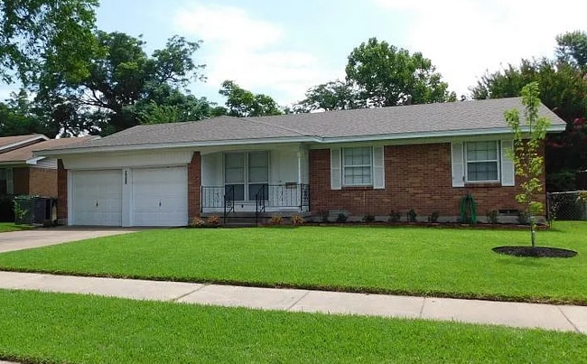 Building Photo - 2500 Morningside Dr