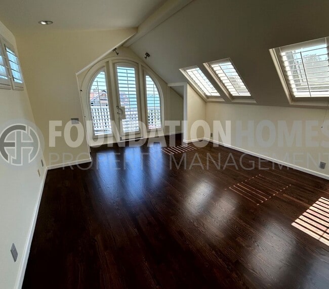 Building Photo - VIDEO - Fenced Yard in Hurricane Gulch - V...