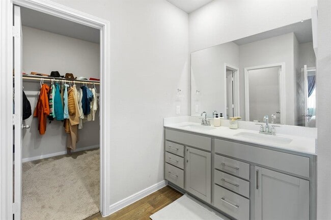 Building Photo - 199 Frostweed Dr