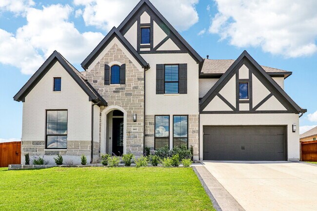 Primary Photo - "Spacious 5-Bed Oasis with 4.5 Baths – You...