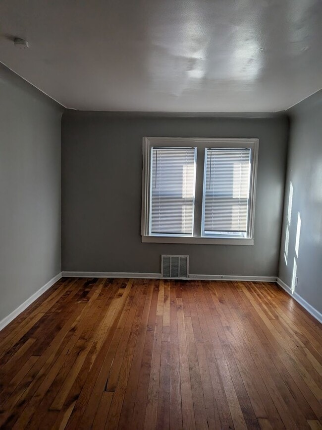 Building Photo - 4021 Neff Ave