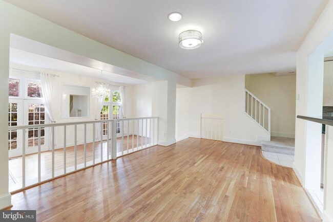 Building Photo - 8509 Jeffersonian Ct