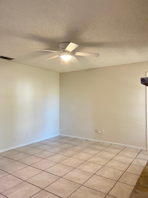 Building Photo - 1821 Oak St