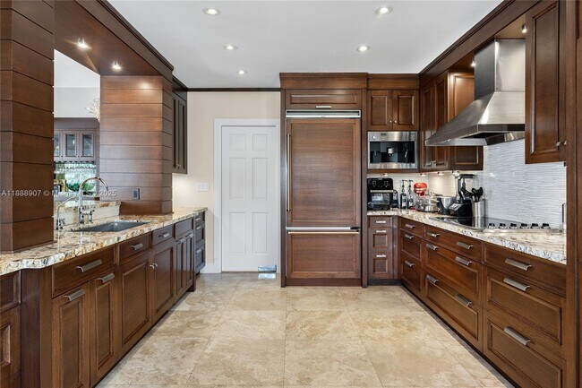 Building Photo - 2331 Fisher Island Dr