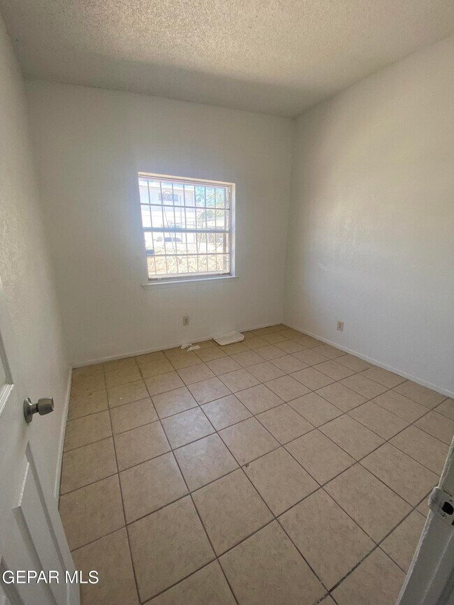 Building Photo - 8913 Ankerson St