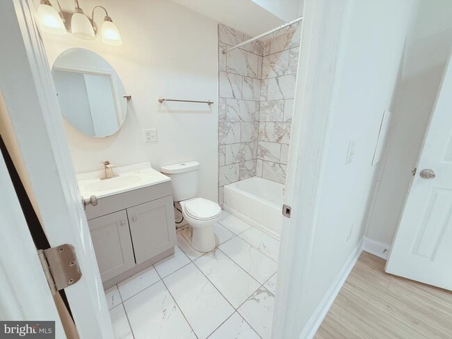 Building Photo - 714 Dolphin St