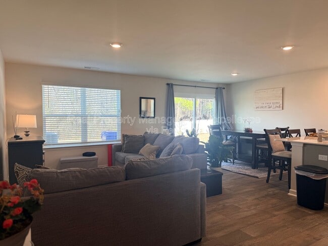 Building Photo - 58 Sweet Mdw Rd