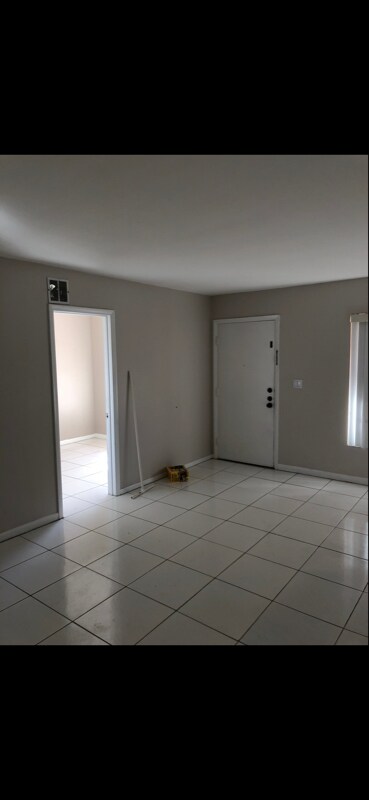 Building Photo - 12840 SW 43rd Dr