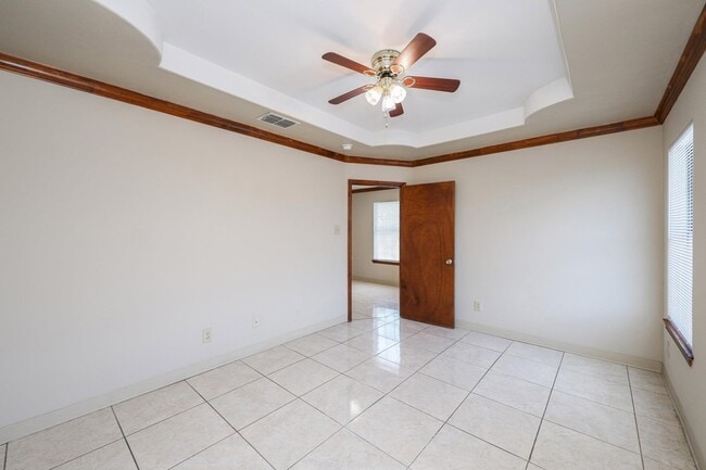 Building Photo - 2704 San Agustin Ave