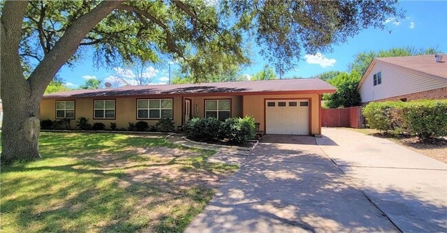 Building Photo - Westwood Subdivision / Rockdale, TX / 4 bedrooms / One Story