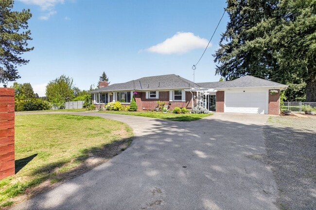 Building Photo - Stunning 4 bed + office, 4 bath rental home in Damascus!