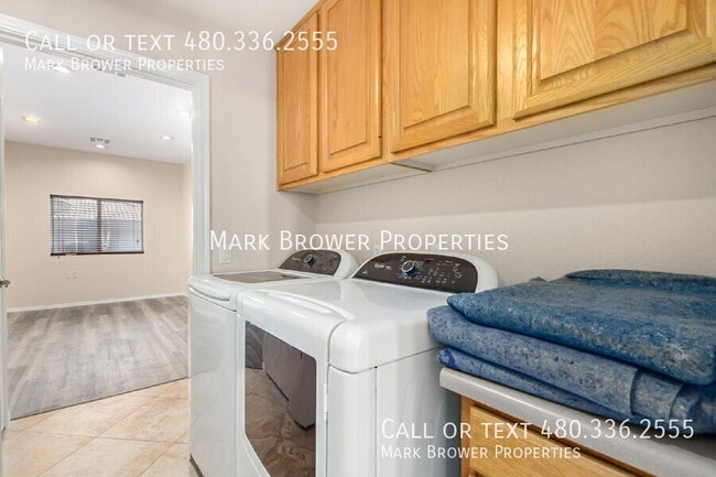 Building Photo - 4326 E Melinda Ln