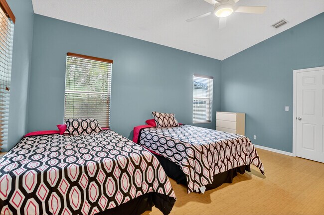 Building Photo - 3511 NW 4th Ave