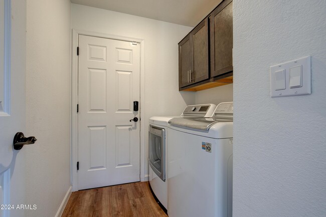 Building Photo - 1945 E Velvet Dr