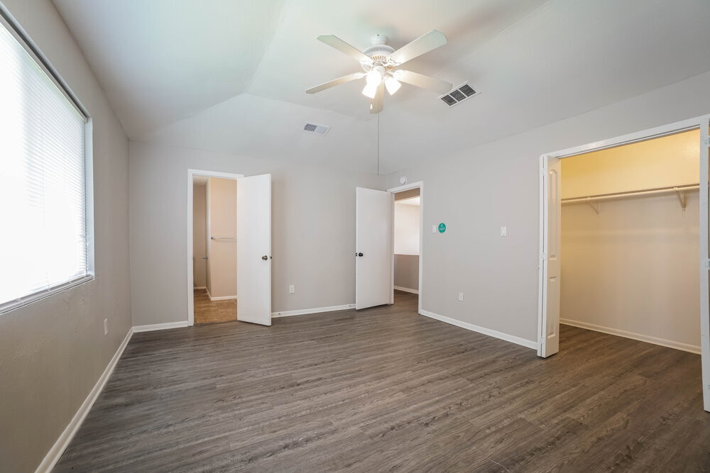 Building Photo - 10919 Skybird Dr
