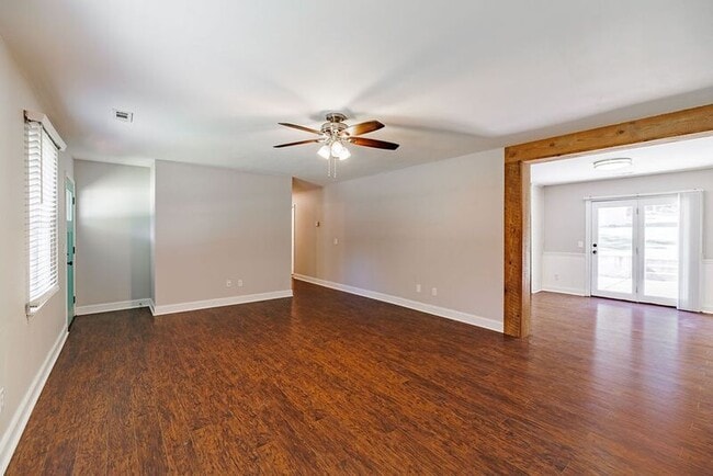 Building Photo - 145 VFW Dr