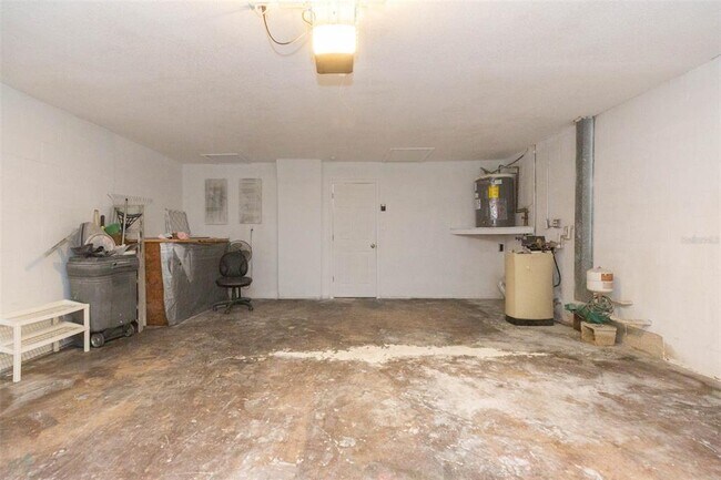Building Photo - 8253 Redfield Dr